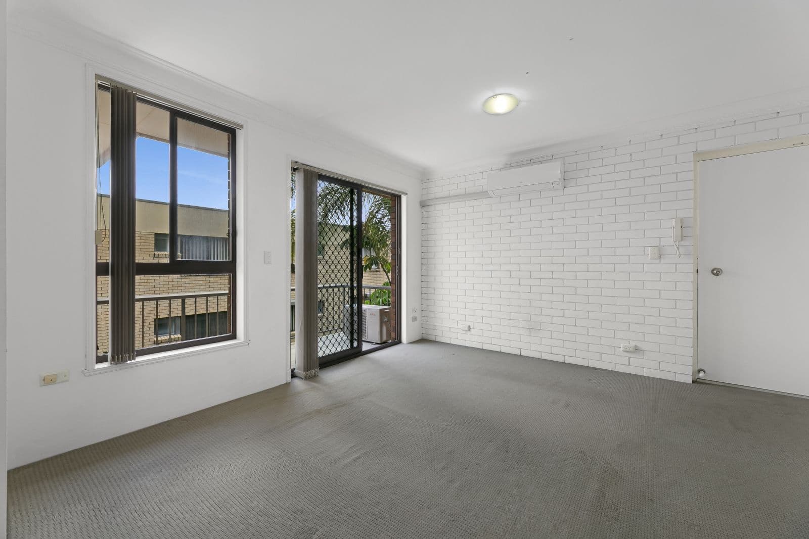 14 Brighton Street, Biggera Waters QLD 4216, Biggera Waters - Thumbnail 2