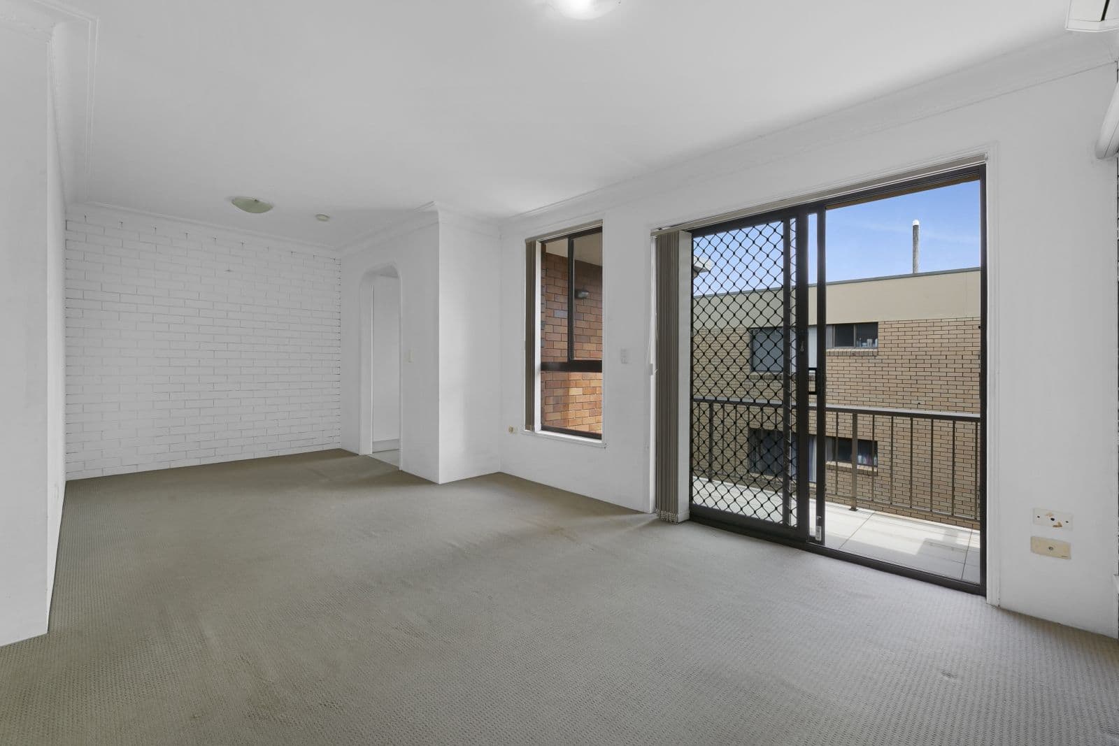 14 Brighton Street, Biggera Waters QLD 4216, Biggera Waters - Thumbnail 3