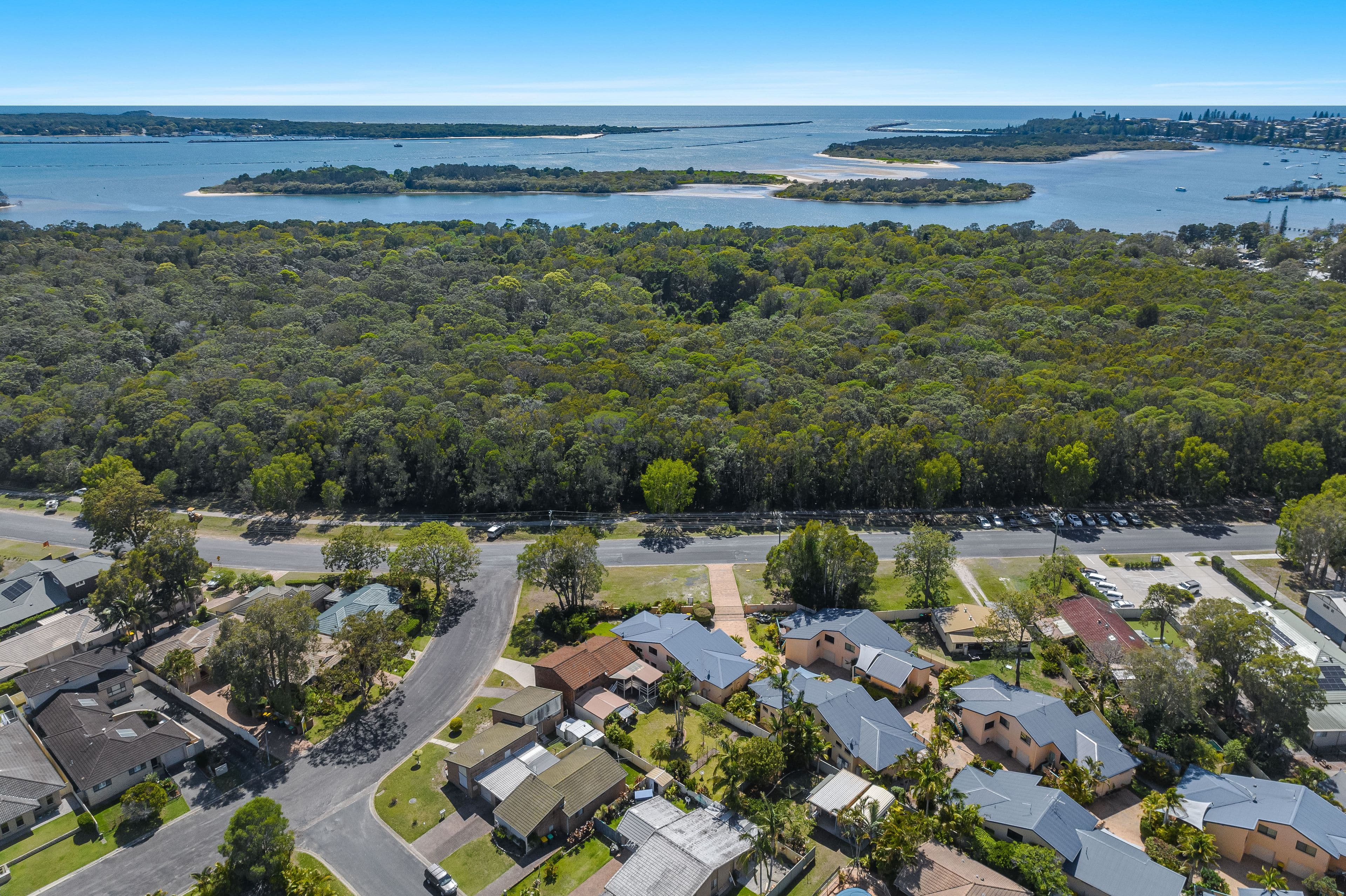 2 Park Avenue, Yamba NSW 2464, Yamba - Thumbnail 2