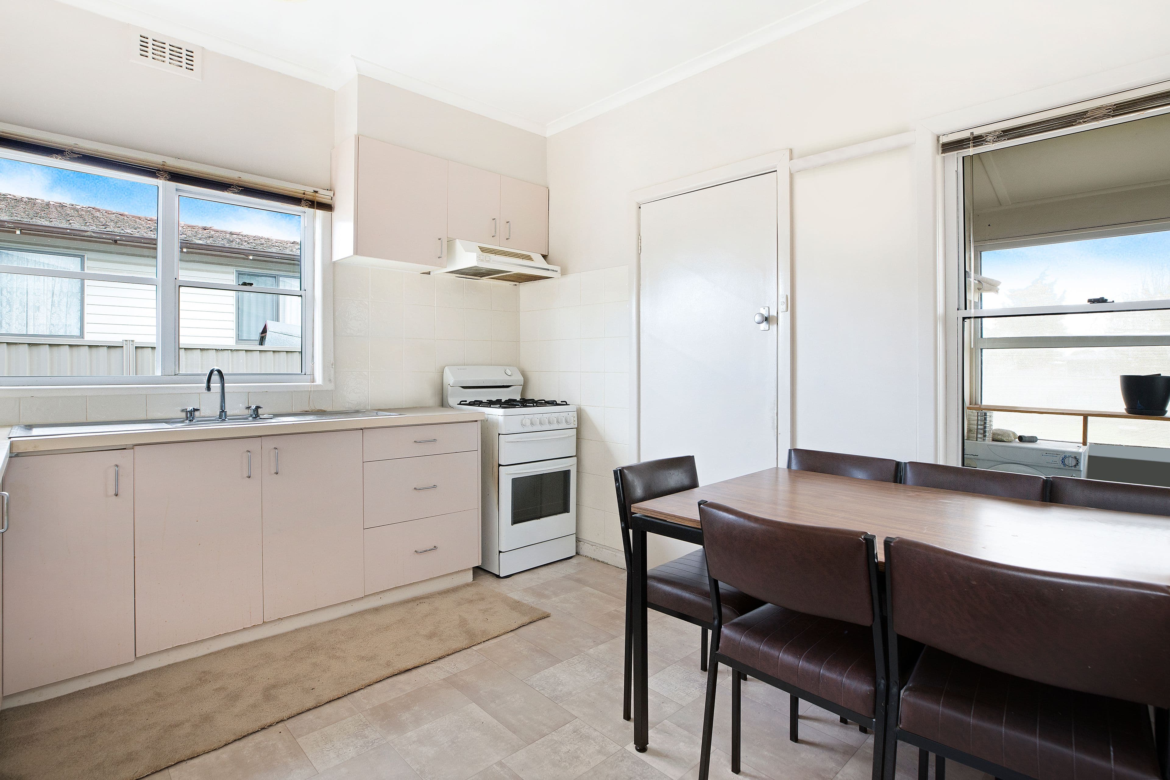1222 Norman Street, Wendouree VIC 3355, Wendouree - Thumbnail 2
