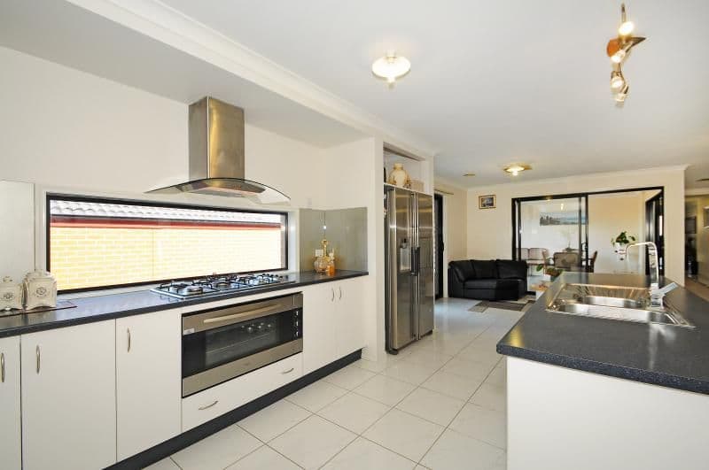 7 Stephanie Court, Carrum Downs VIC 3201, Carrum Downs - Thumbnail 2