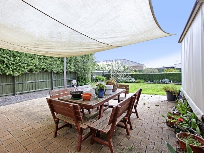 3 Oakwood Crescent, WAURN PONDS VIC 3216, Waurn Ponds - Thumbnail 2