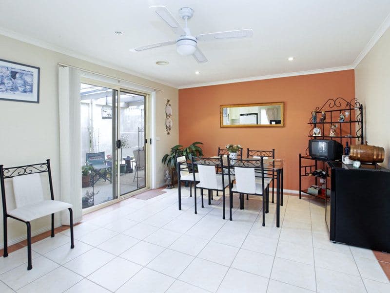 3 Oakwood Crescent, WAURN PONDS VIC 3216, Waurn Ponds - Thumbnail 5