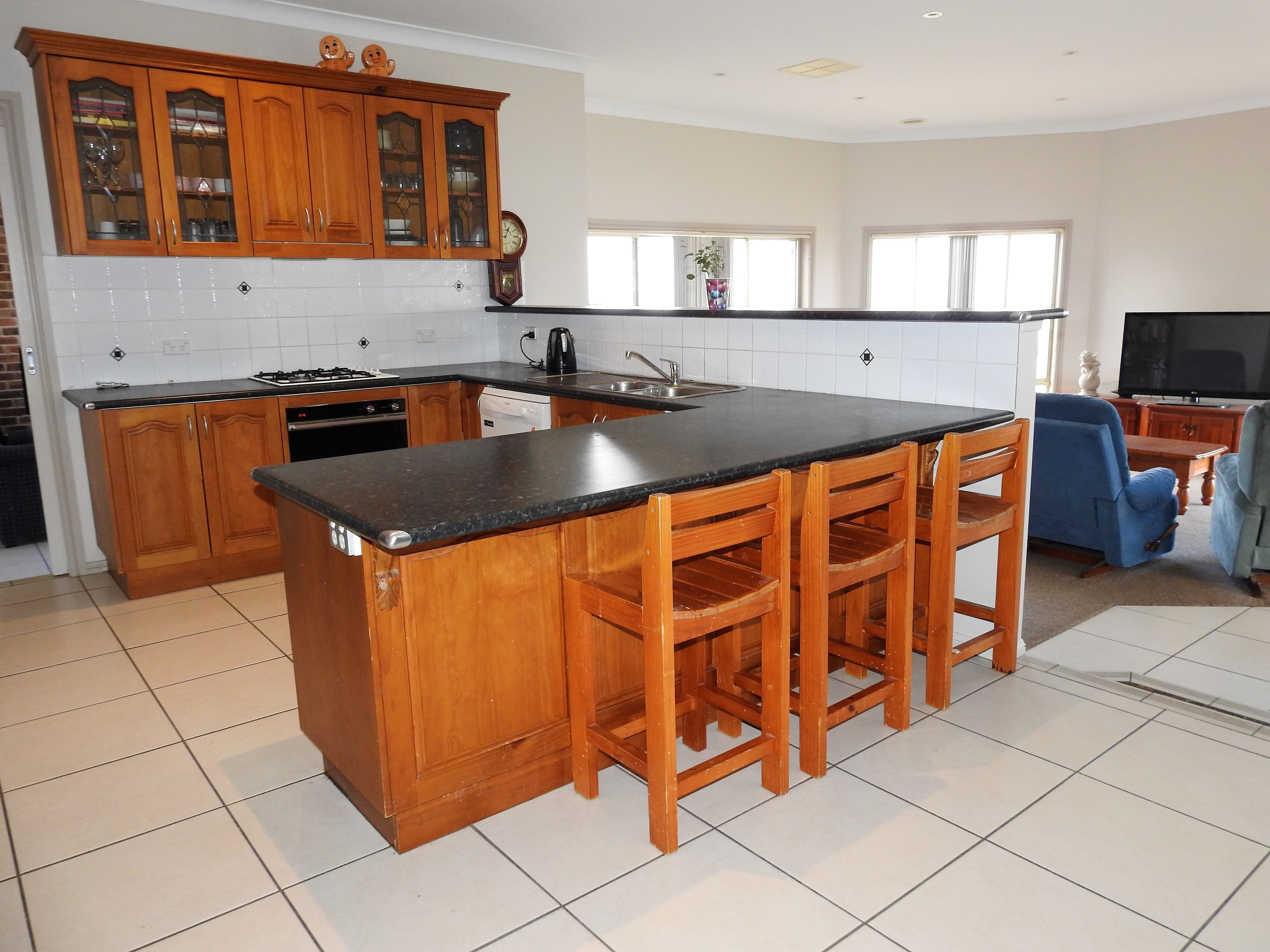 25 Settlers Place, Young - Thumbnail 2