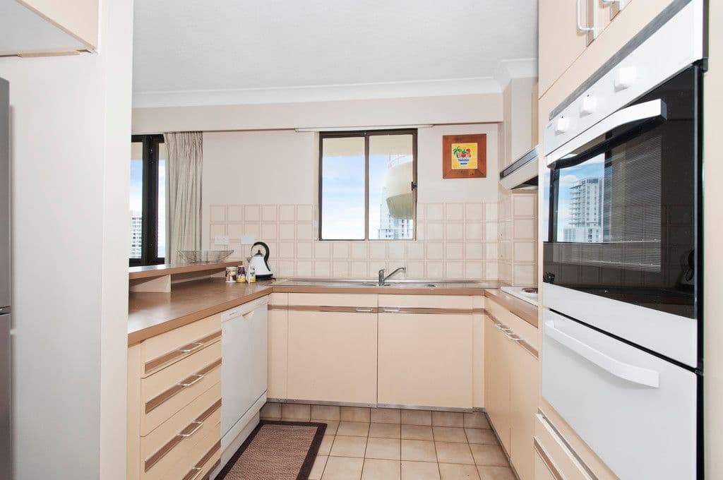 36 'Capricornia' 121 Surf Parade, Broadbeach QLD 4218, Broadbeach - Thumbnail 6