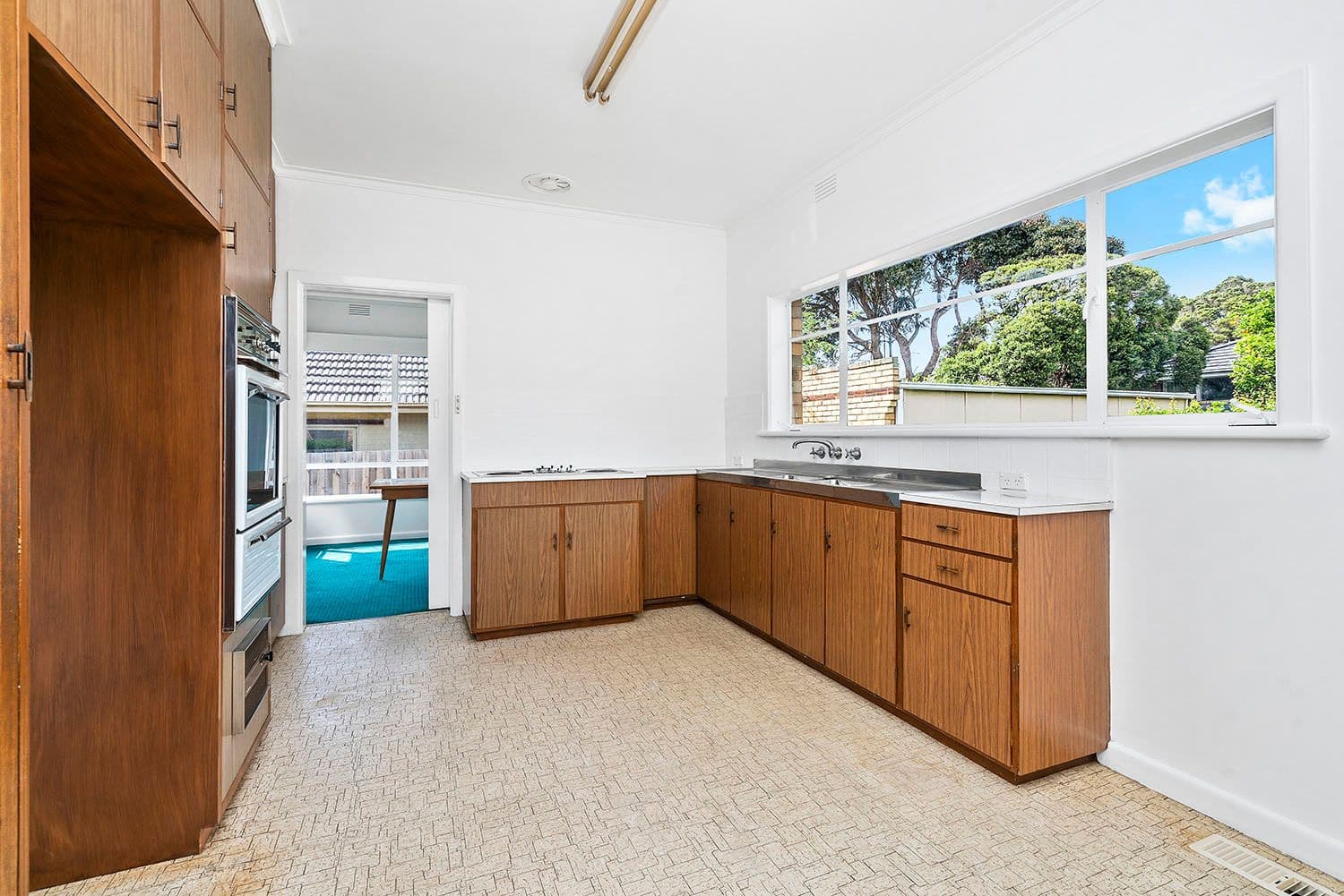 8 Churchill Avenue, Cheltenham VIC 3192, Cheltenham - Thumbnail 5