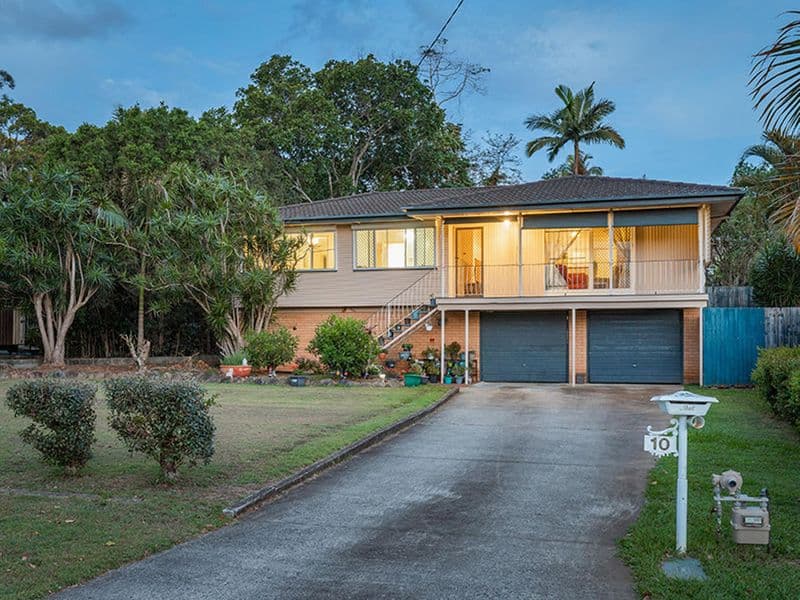 10 Pavonia Street, Everton Hills - Image 1