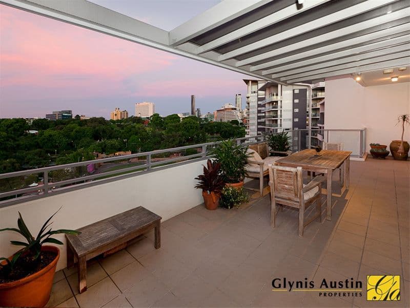 4 Parkland Boulevard, BRISBANE QLD 4000, Brisbane City - Thumbnail 4