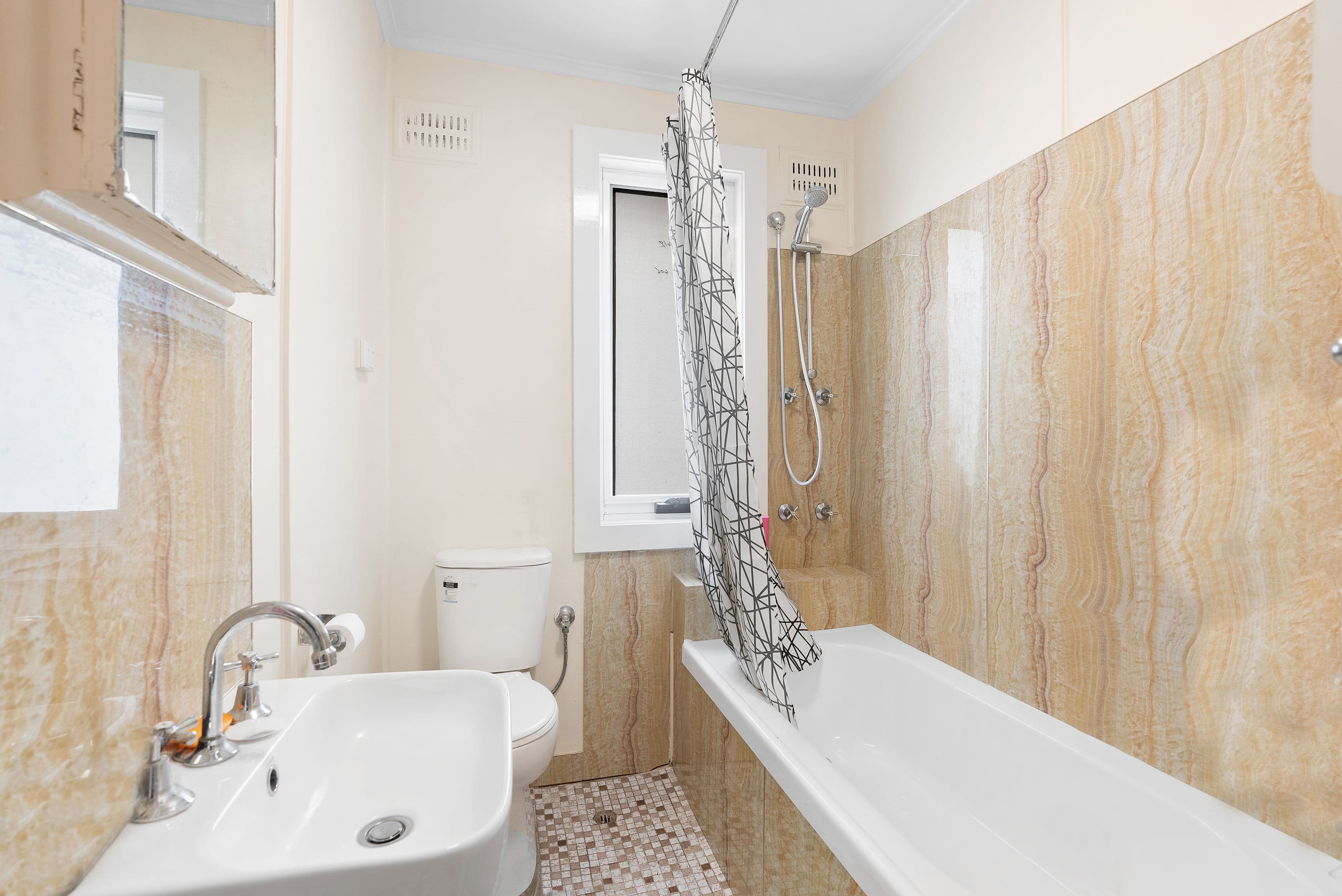 7 Busby Road, Busby NSW 2168, Busby - Thumbnail 6