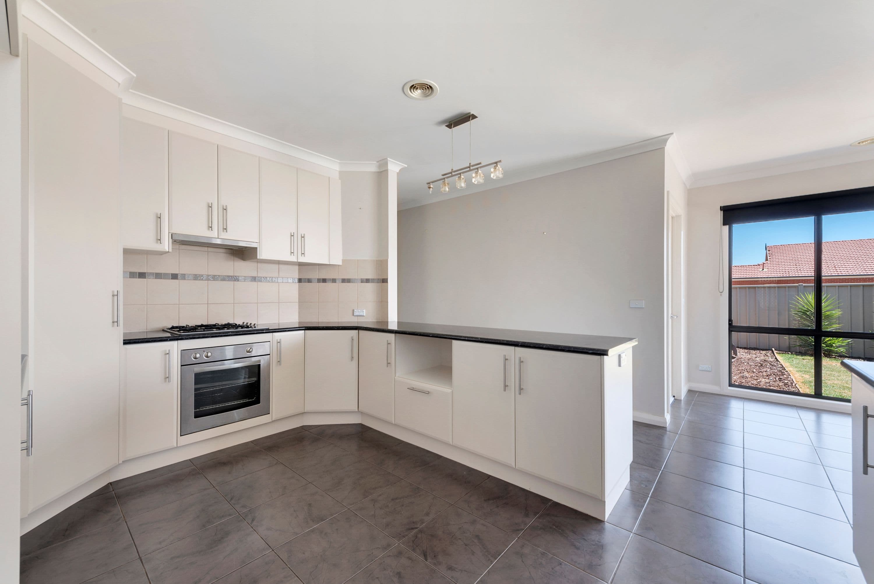 12 Leah Drive, Yarrawonga VIC 3730, Yarrawonga - Thumbnail 2