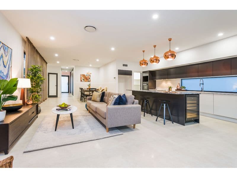 60 Baron Street, Greenslopes QLD 4120, Greenslopes - Thumbnail 2
