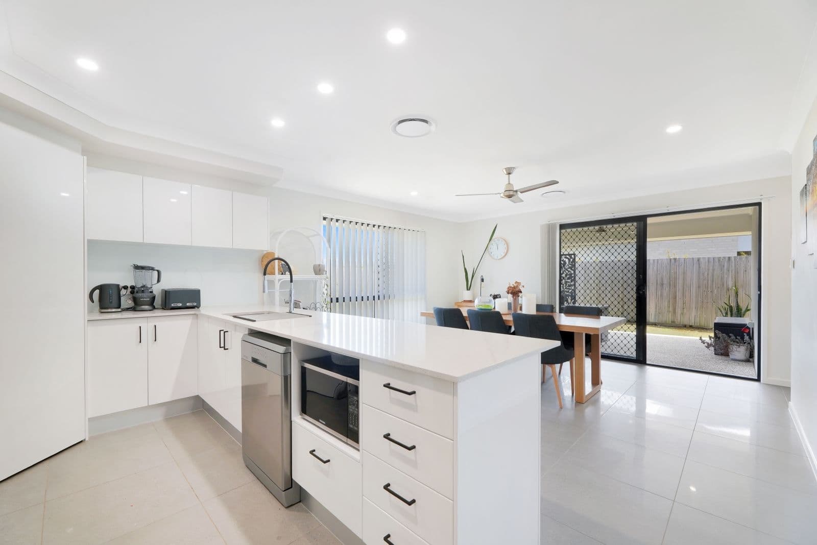 6 Bell Court, Maudsland QLD 4210, Maudsland - Thumbnail 4