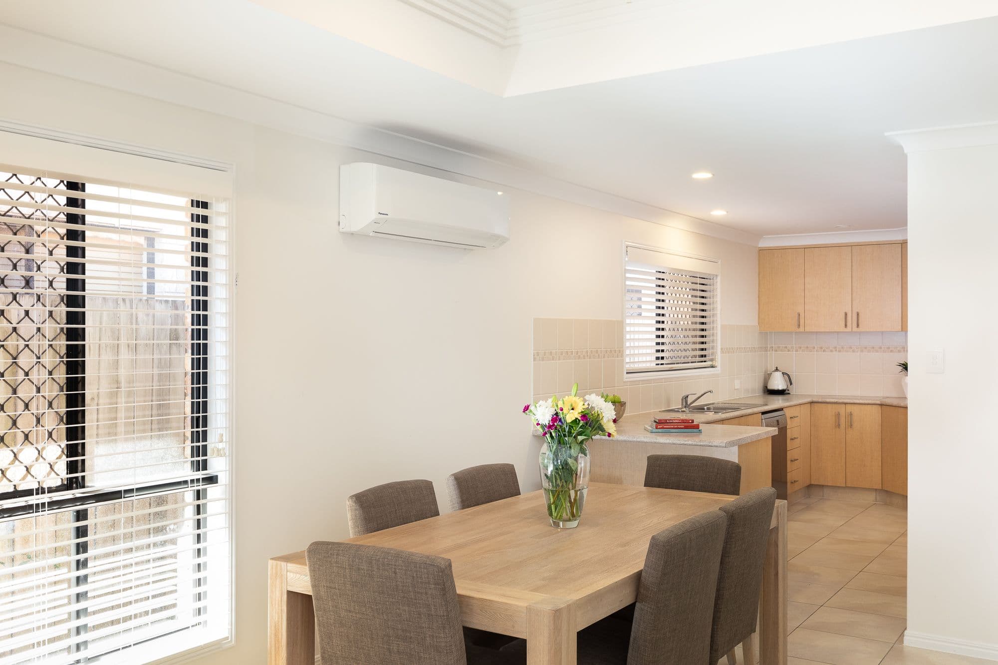 17 Walsh Street, Redcliffe QLD 4020, Redcliffe - Thumbnail 2