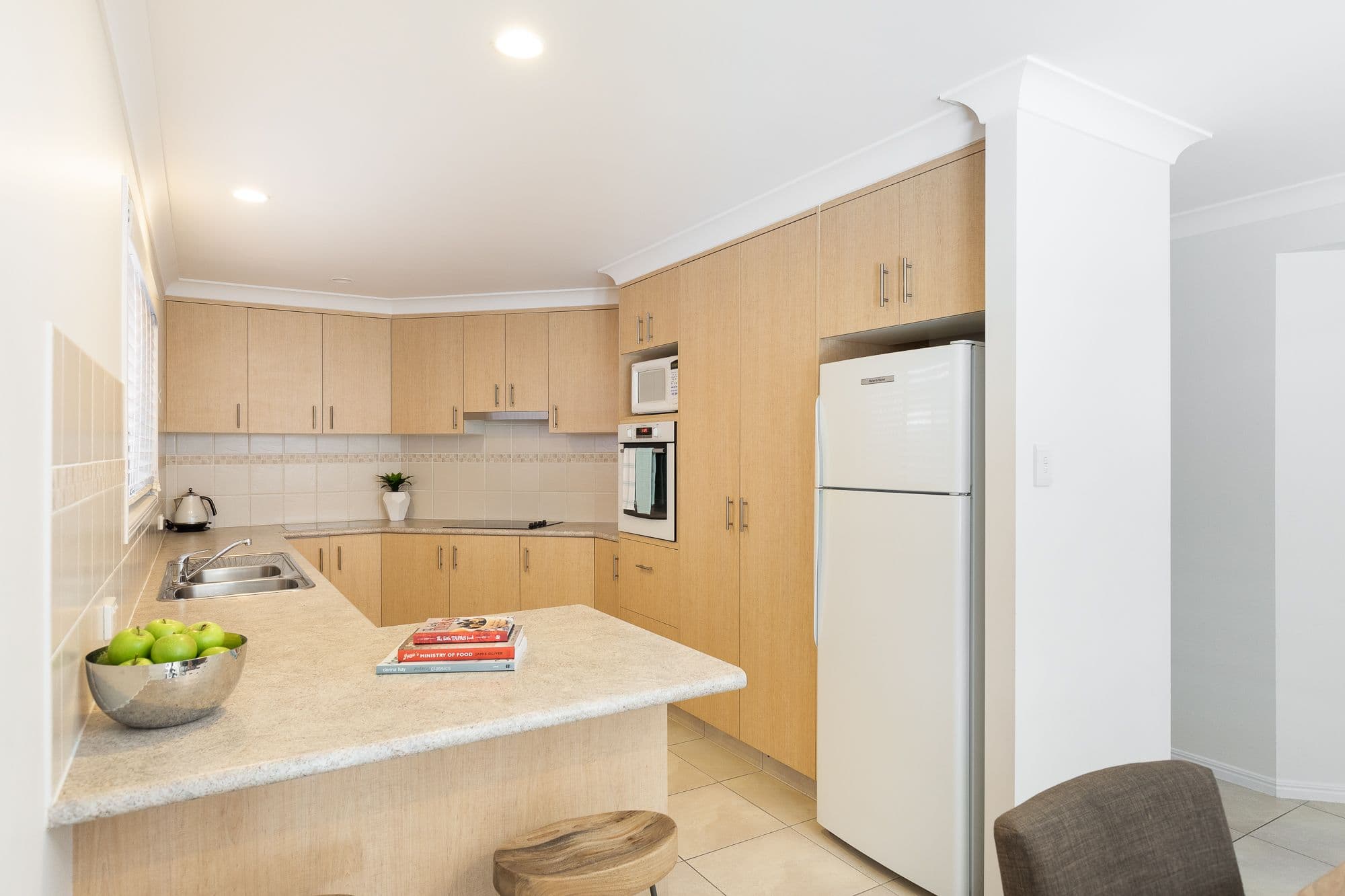 17 Walsh Street, Redcliffe QLD 4020, Redcliffe - Thumbnail 3