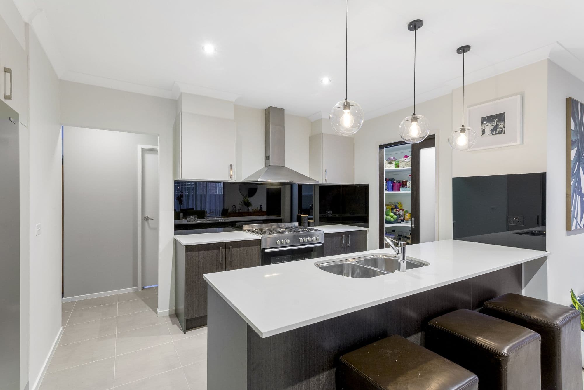 6 Landmark Crescent, Manor Lakes VIC 3024, Manor Lakes - Thumbnail 3