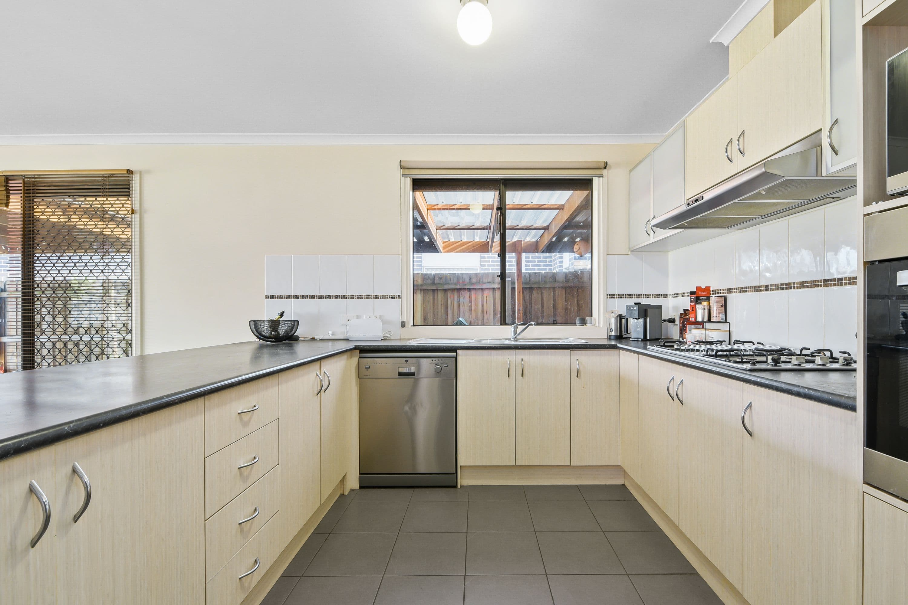 83 Melissa Way, Pakenham VIC 3810, Pakenham - Thumbnail 4