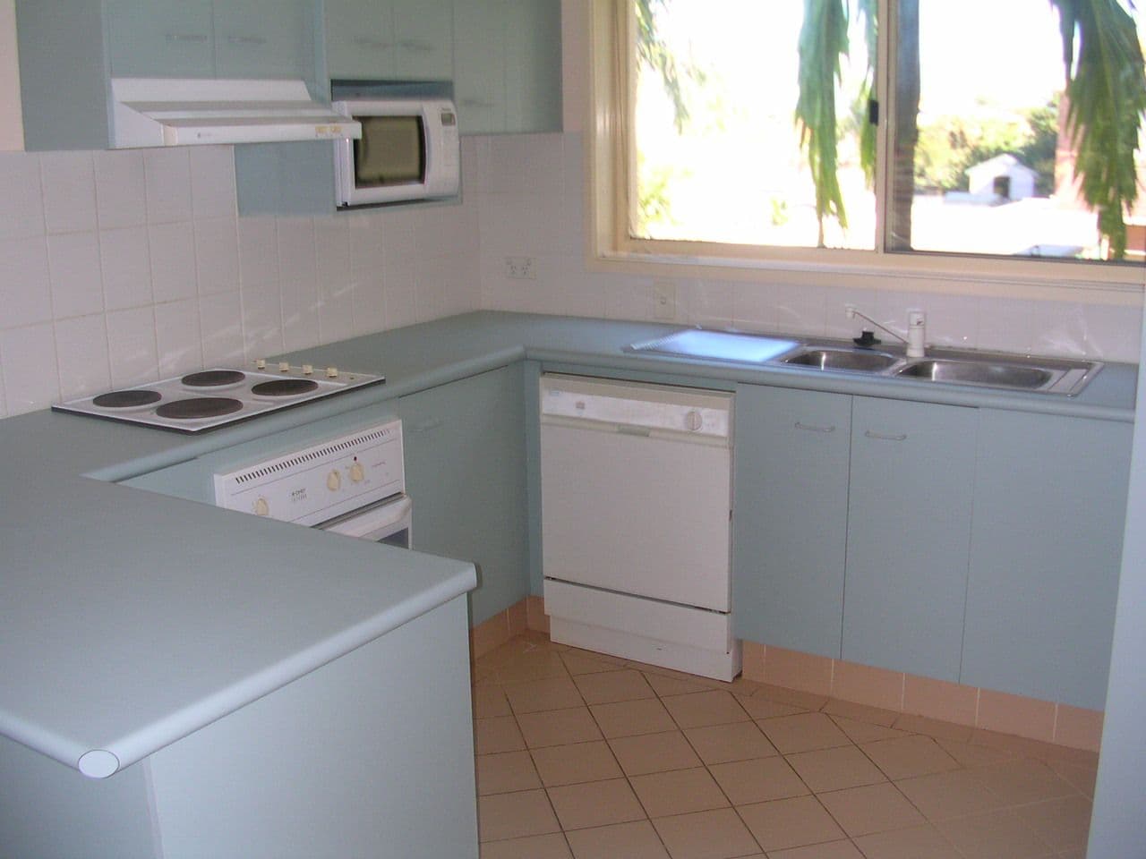 32 Ocean Street, MERMAID BEACH QLD 4218, Mermaid Beach - Thumbnail 4