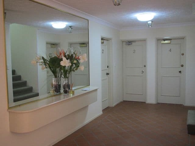 32 Ocean Street, MERMAID BEACH QLD 4218, Mermaid Beach - Thumbnail 8