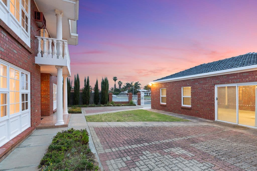 4 Trinidad Court, West Lakes SA 5021, West Lakes - Thumbnail 4