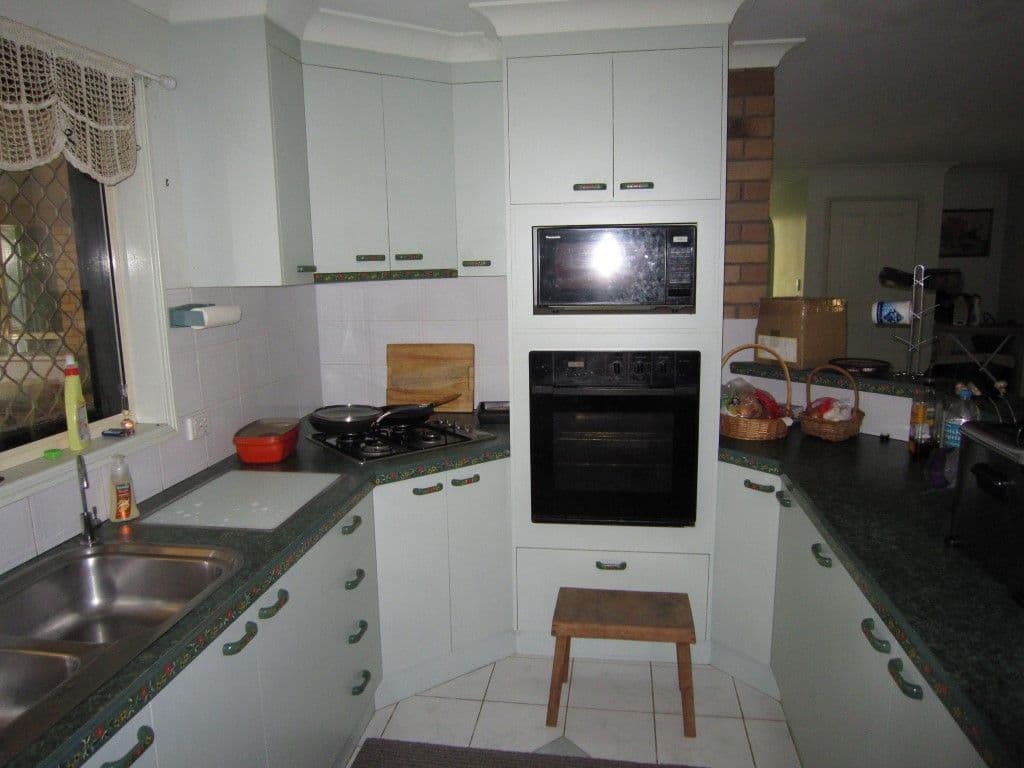 27a Thabeban Street, AVENELL HEIGHTS QLD 4670, Avenell Heights - Thumbnail 3