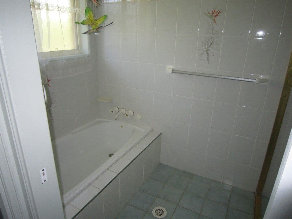 27a Thabeban Street, AVENELL HEIGHTS QLD 4670, Avenell Heights - Thumbnail 6