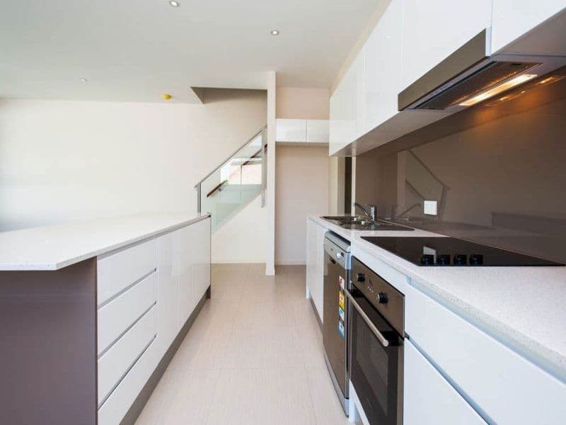 10 Compass Drive, BIGGERA WATERS QLD 4216, Biggera Waters - Thumbnail 2
