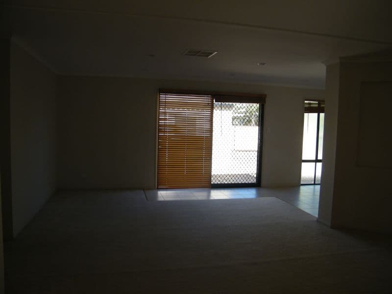 1 Covington Street, CHINCHILLA QLD 4413, Chinchilla - Thumbnail 3