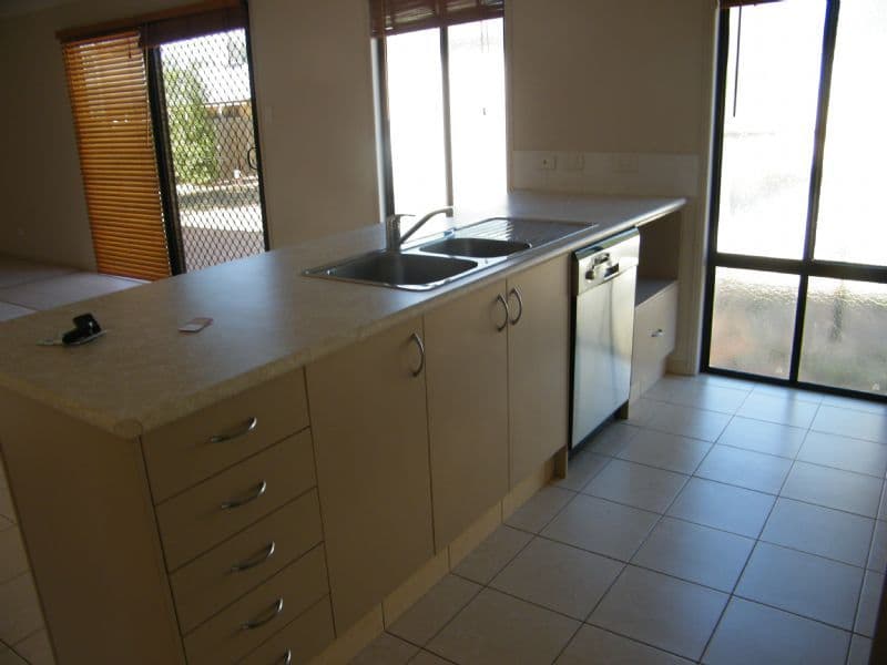 1 Covington Street, CHINCHILLA QLD 4413, Chinchilla - Thumbnail 5