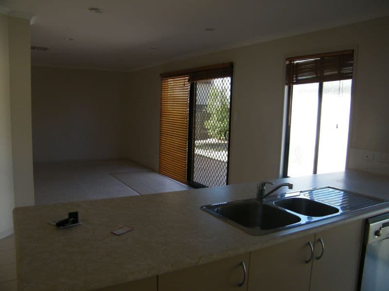 1 Covington Street, CHINCHILLA QLD 4413, Chinchilla - Thumbnail 7