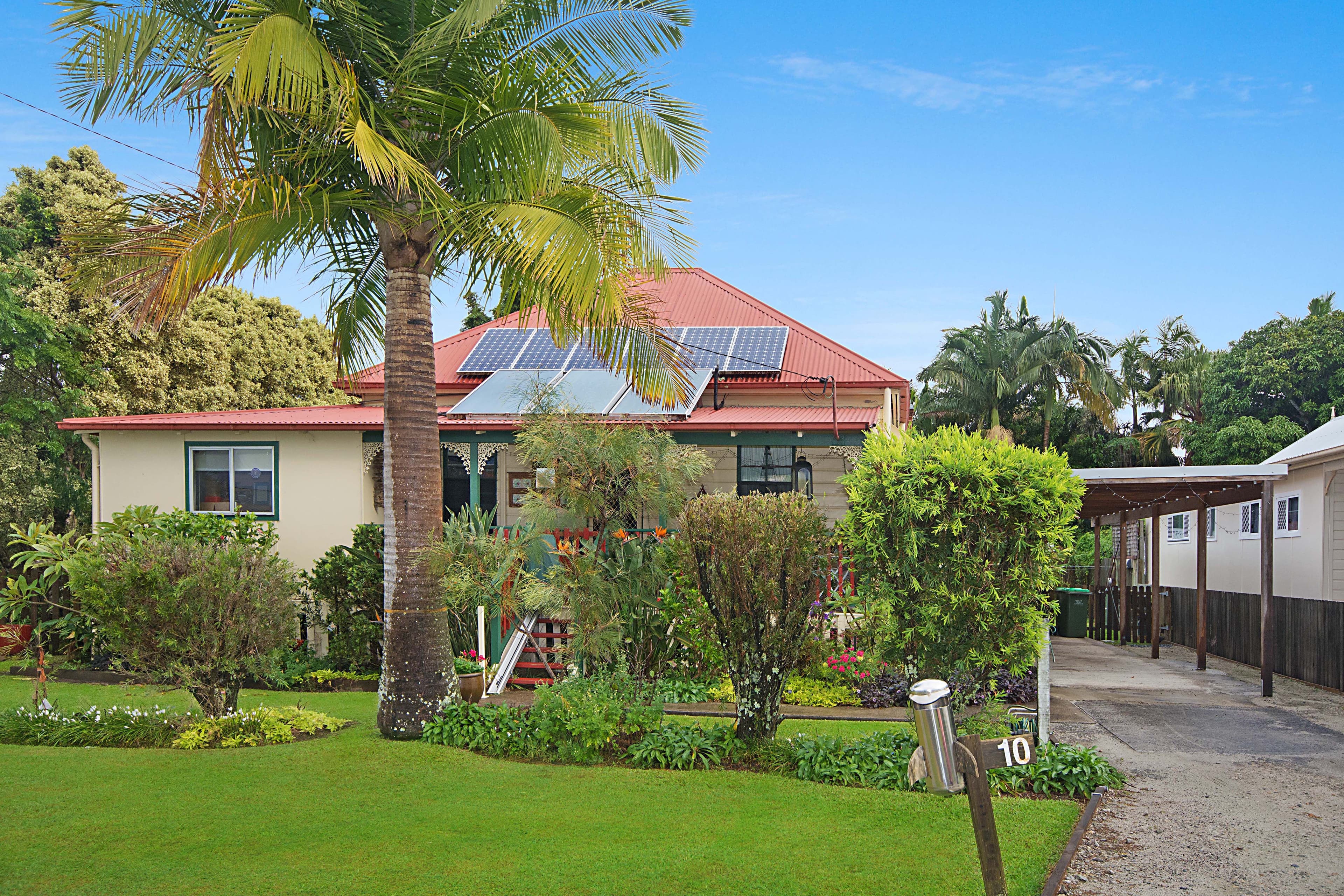 10 Gordon Street, Palmers Island - Image 1
