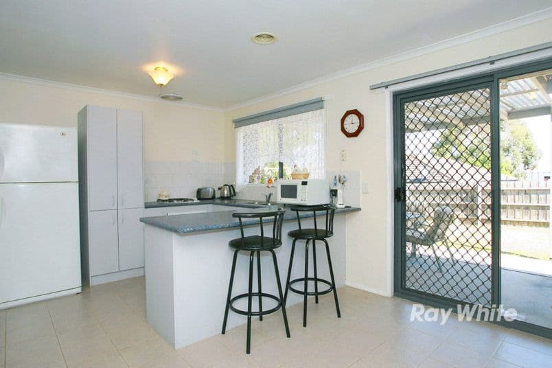 7 Knowing Close, CRANBOURNE WEST VIC 3977, Cranbourne West - Thumbnail 5