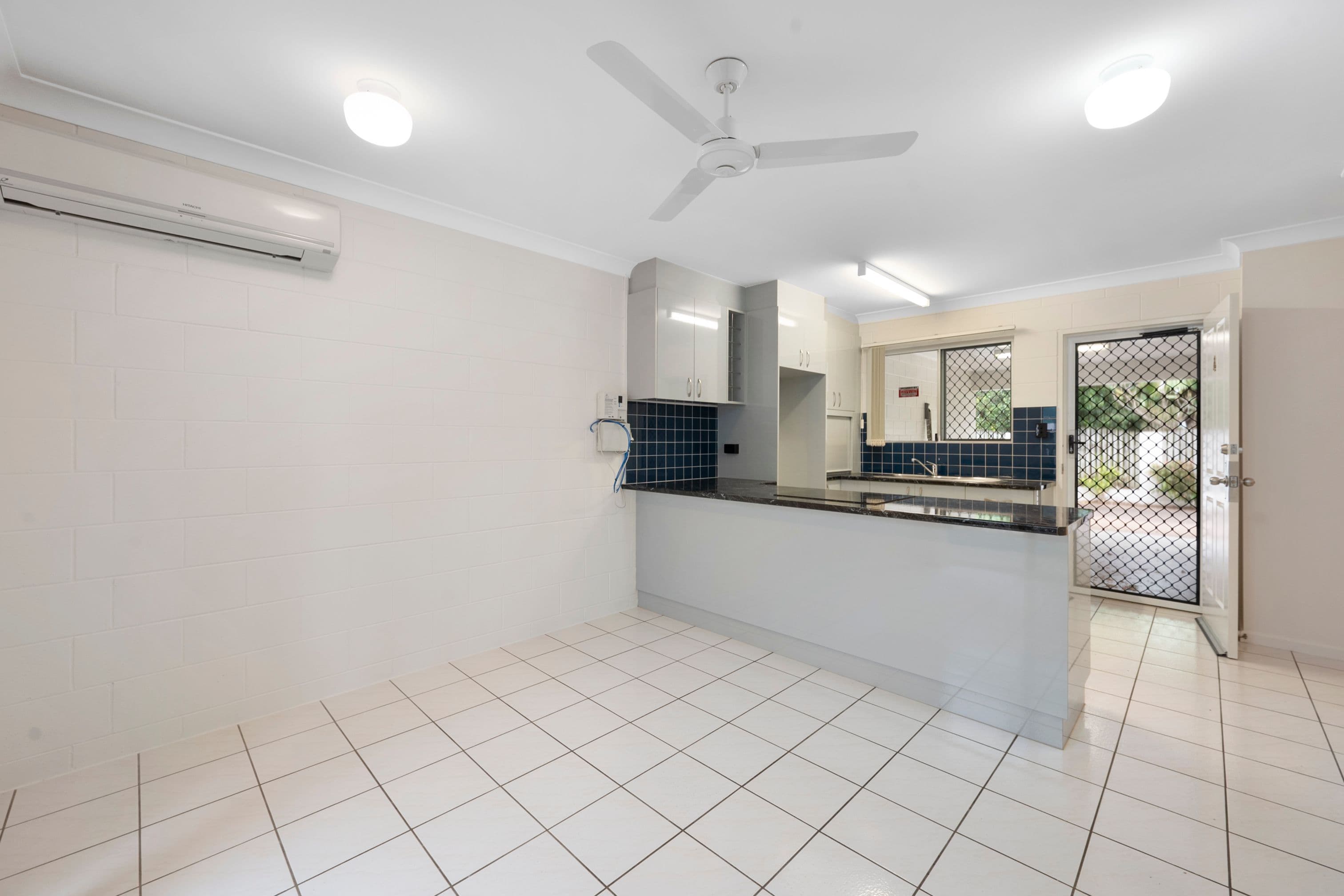 11 Cheyne Street, Pimlico QLD 4812, Pimlico - Thumbnail 2