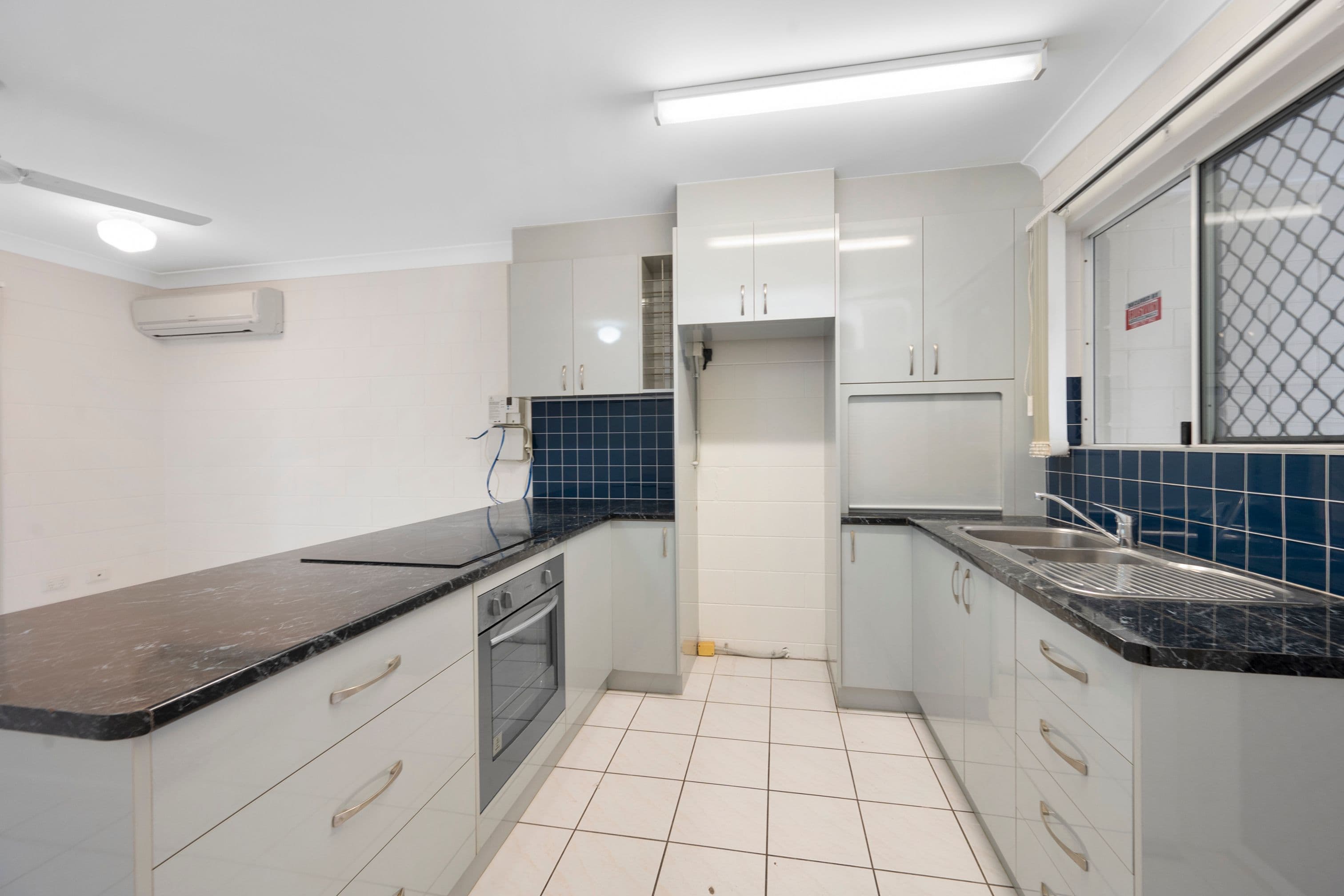 11 Cheyne Street, Pimlico QLD 4812, Pimlico - Thumbnail 3