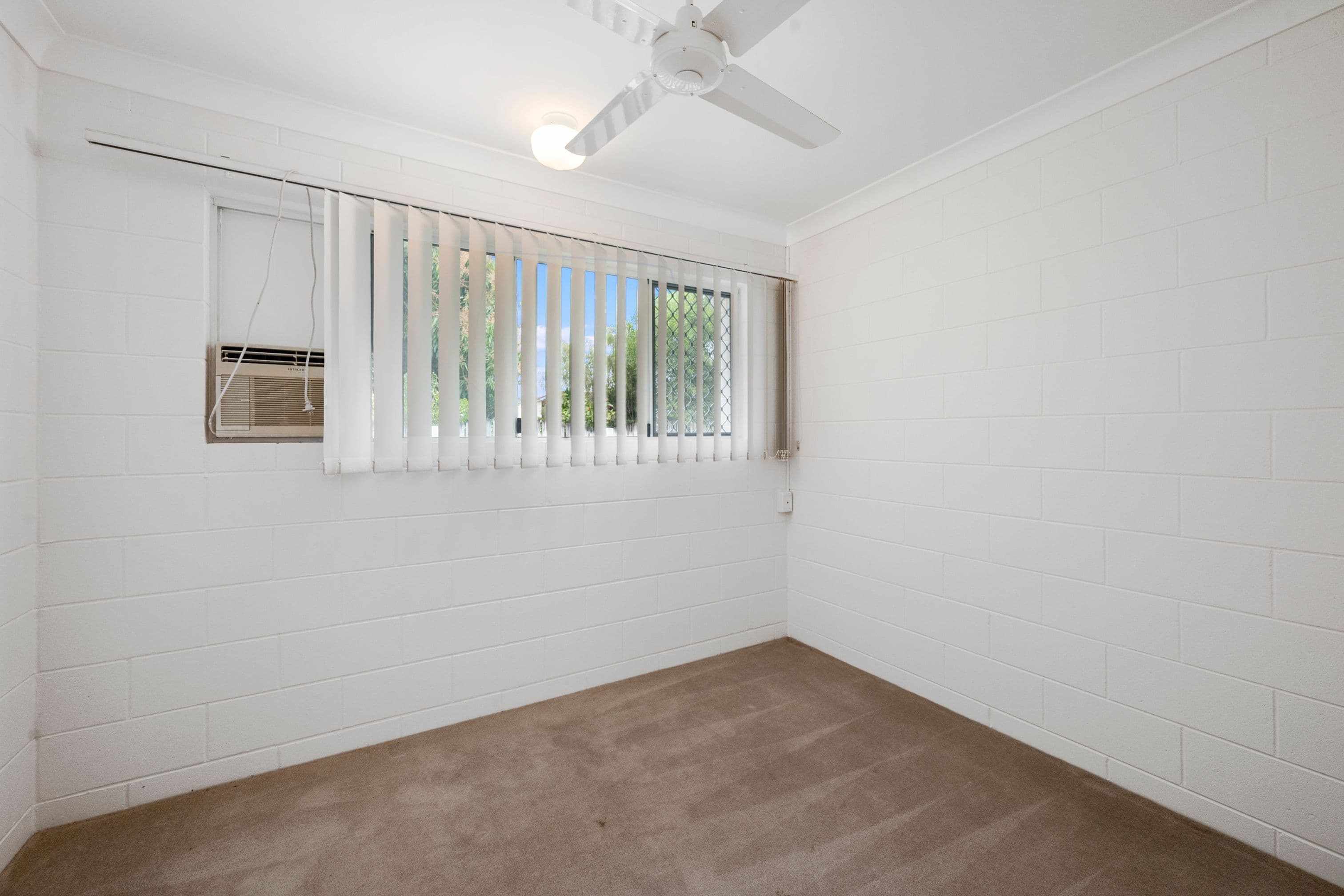 11 Cheyne Street, Pimlico QLD 4812, Pimlico - Thumbnail 5