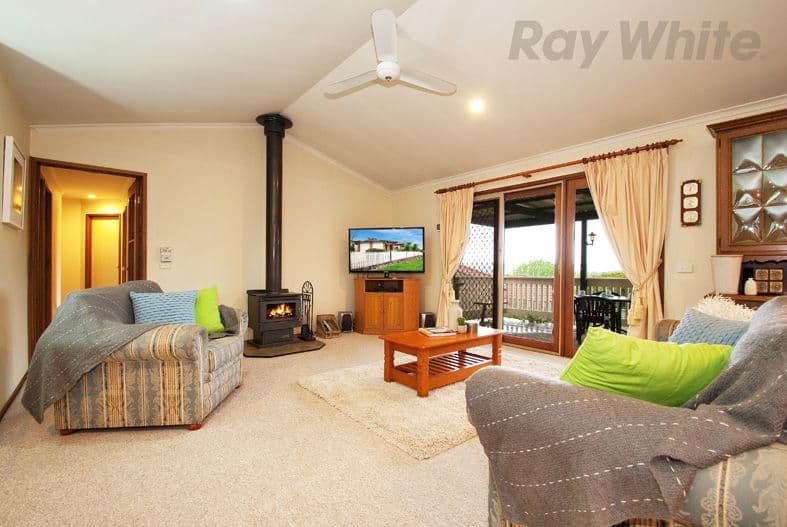 5 GREENRIDGE Court, CHIRNSIDE PARK VIC 3116, Chirnside Park - Thumbnail 2