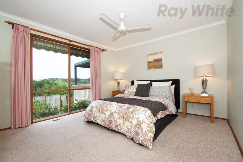 5 GREENRIDGE Court, CHIRNSIDE PARK VIC 3116, Chirnside Park - Thumbnail 6