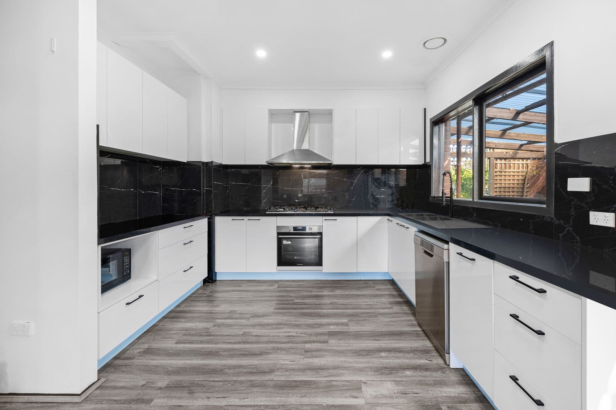 18 Topaz Avenue, Wyndham Vale VIC 3024, Wyndham Vale - Thumbnail 2