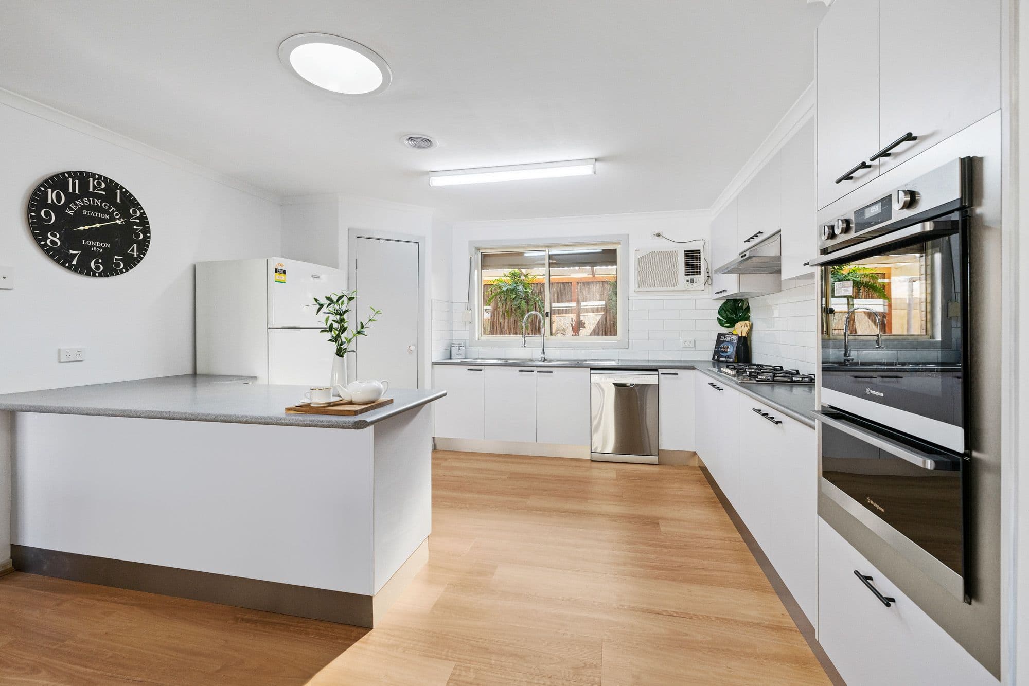 4 Walls Road, Werribee VIC 3030, Werribee - Thumbnail 4