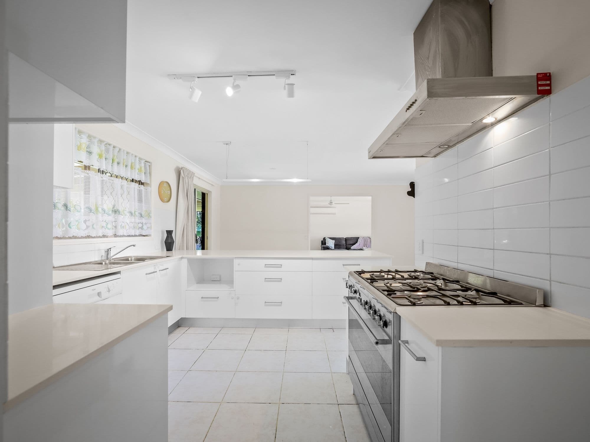 5 Clunes Court, Mudgeeraba QLD 4213, Mudgeeraba - Thumbnail 5