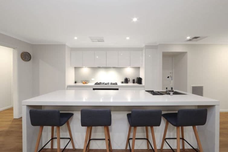 6 Erskine Drive, Rowville VIC 3178, Rowville - Thumbnail 2