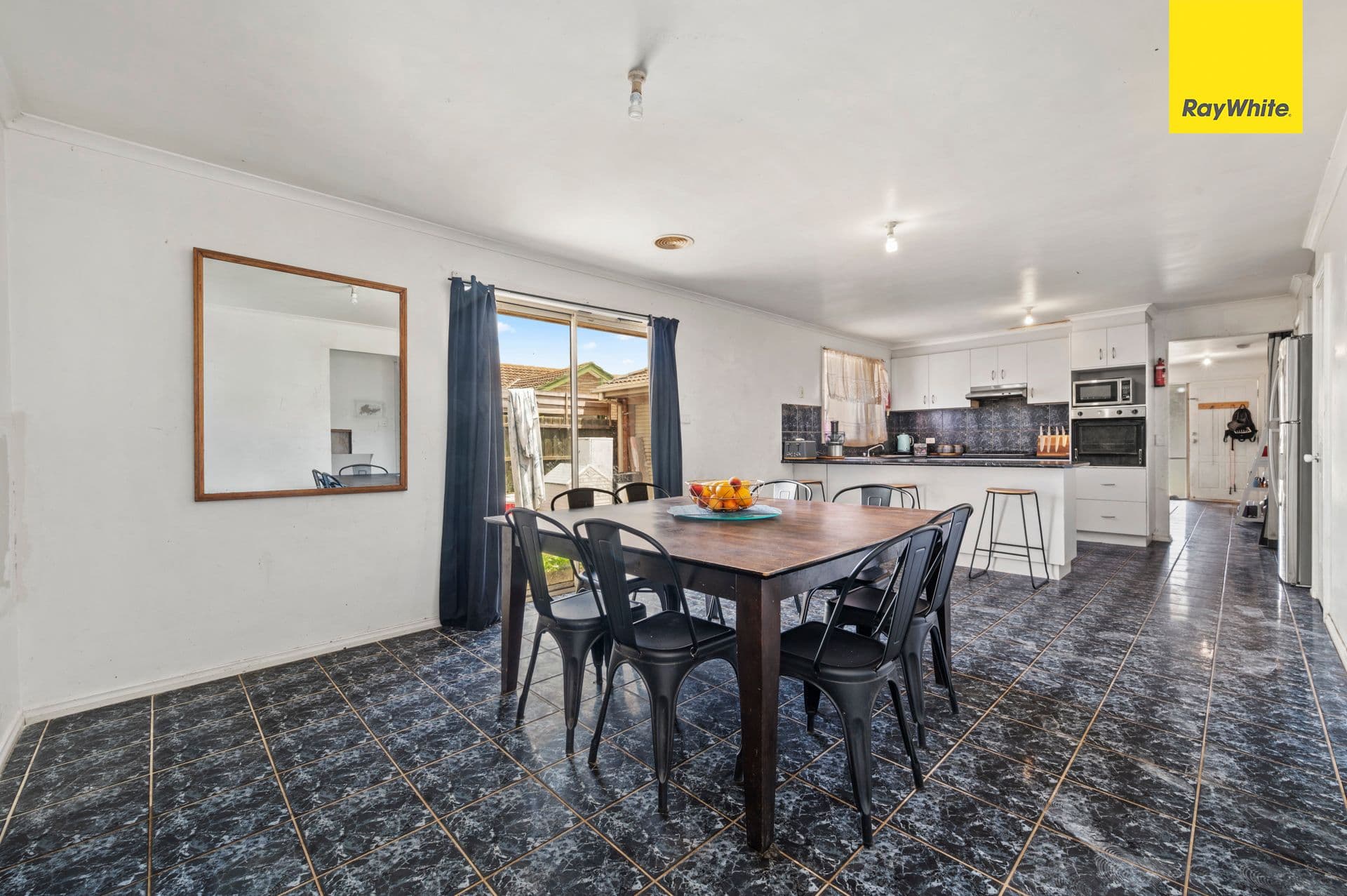 28 Clowes Street, Melton South VIC 3338, Melton South - Thumbnail 3