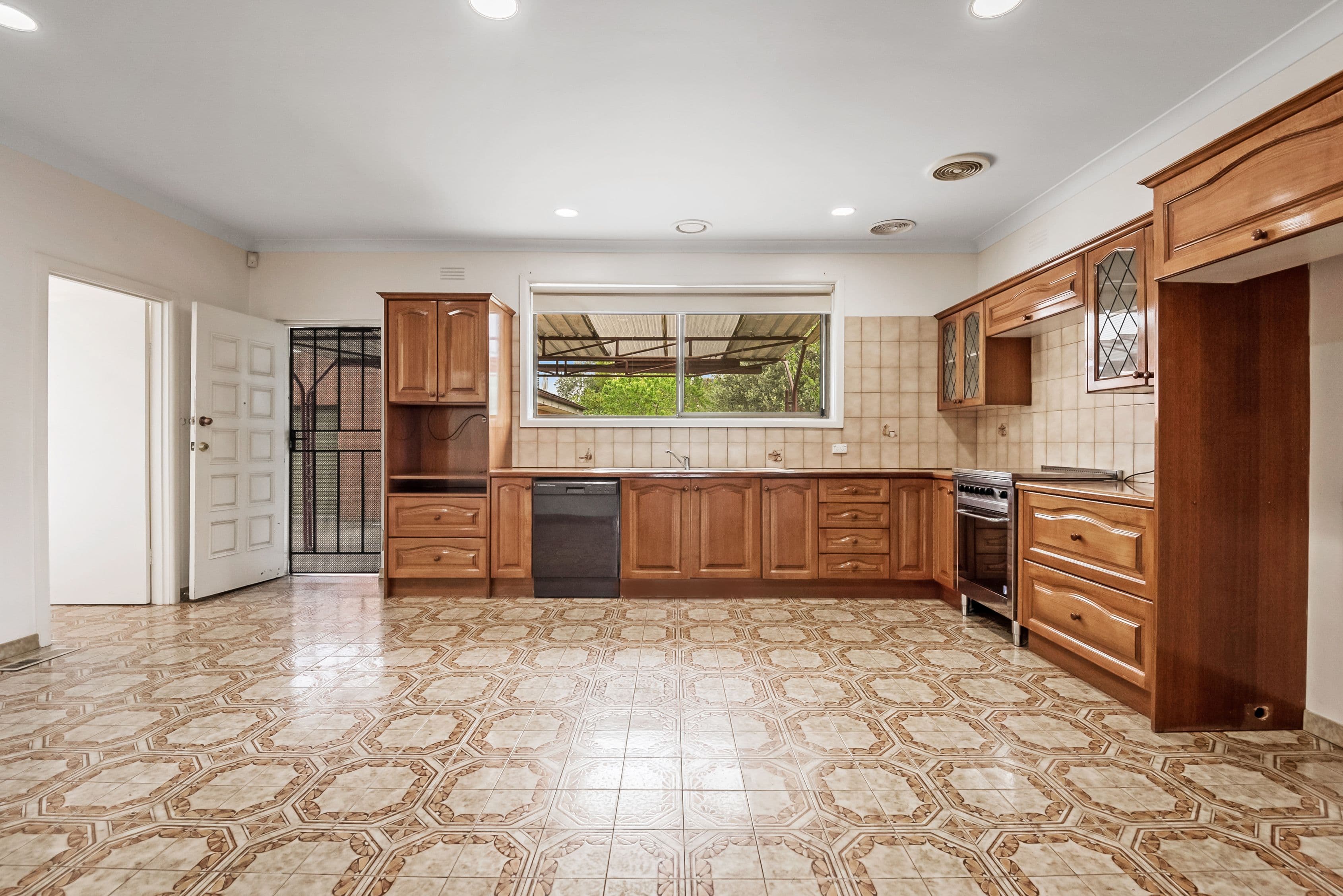 48 Arundel Avenue, Reservoir VIC 3073, Reservoir - Thumbnail 5
