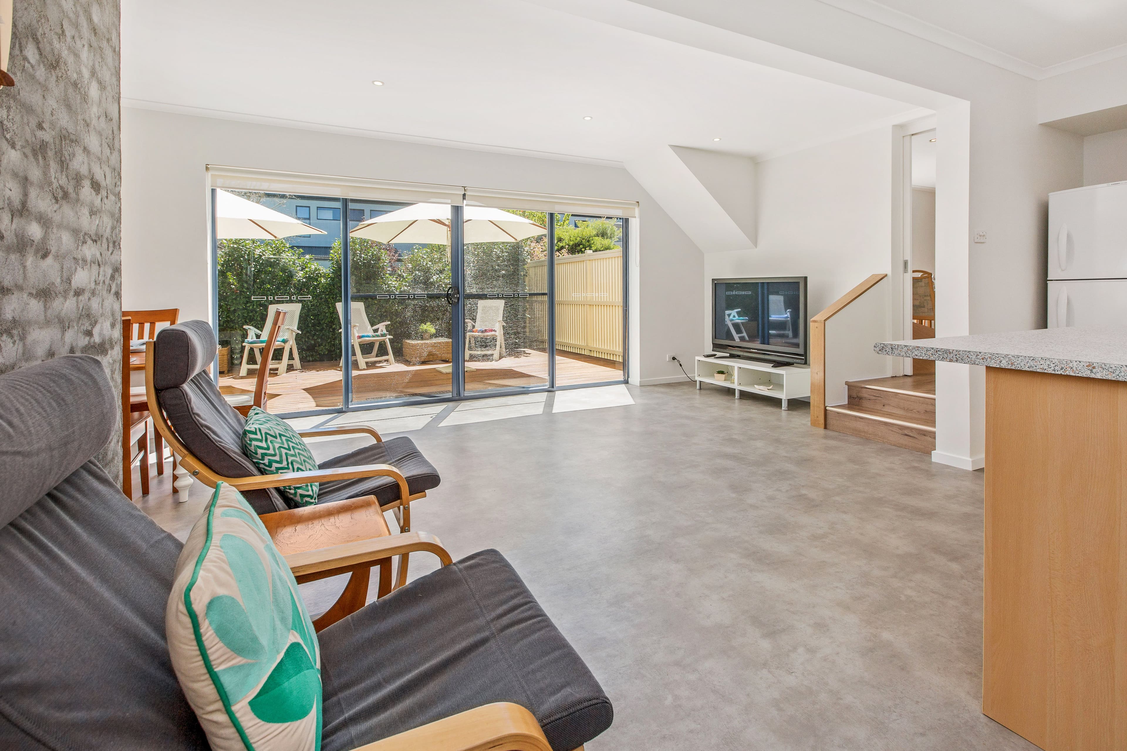 14 Overlea Avenue, Rosebud VIC 3939, Rosebud - Thumbnail 3