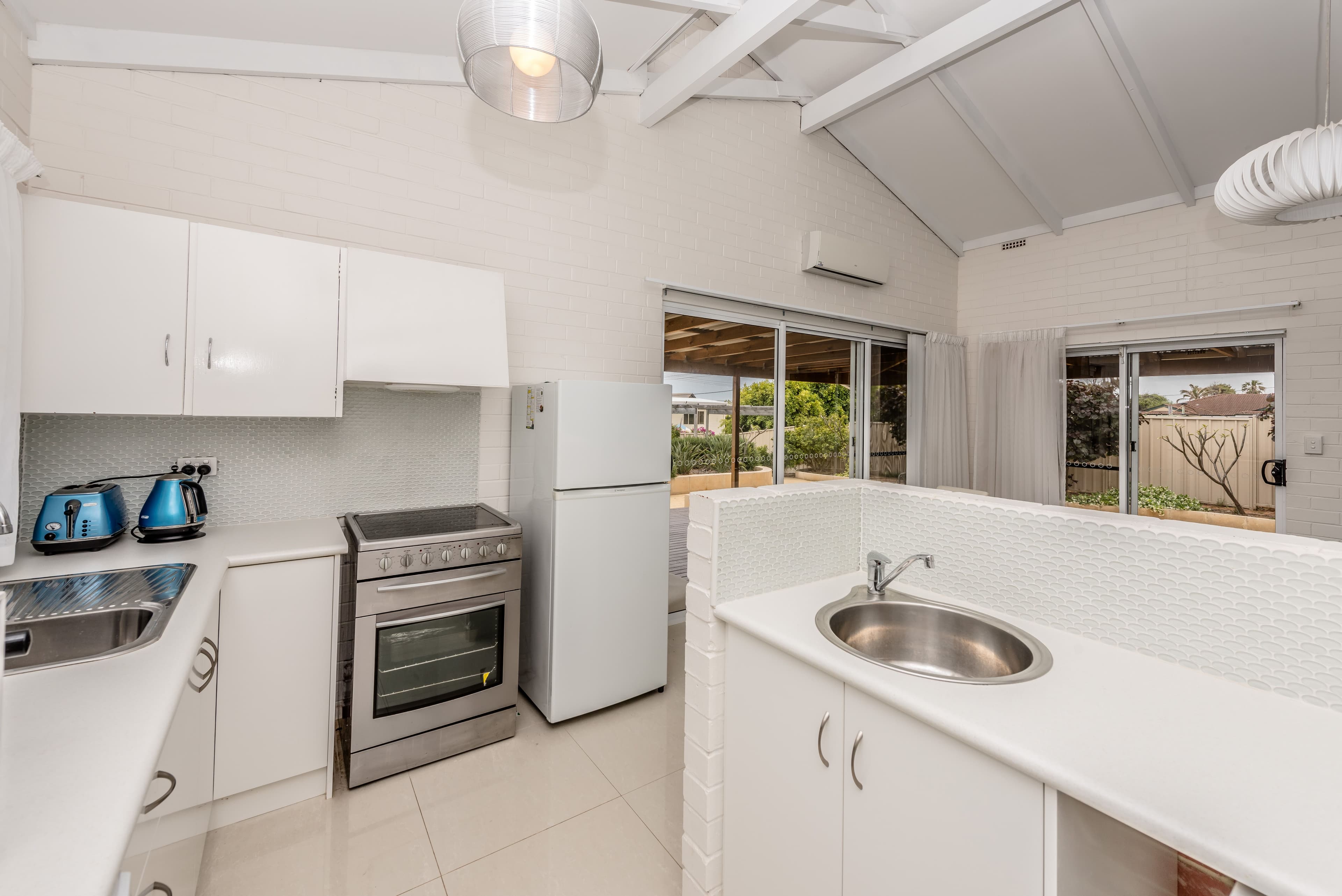 4 Bayview Street, Mount Tarcoola WA 6530, Mount Tarcoola - Thumbnail 2