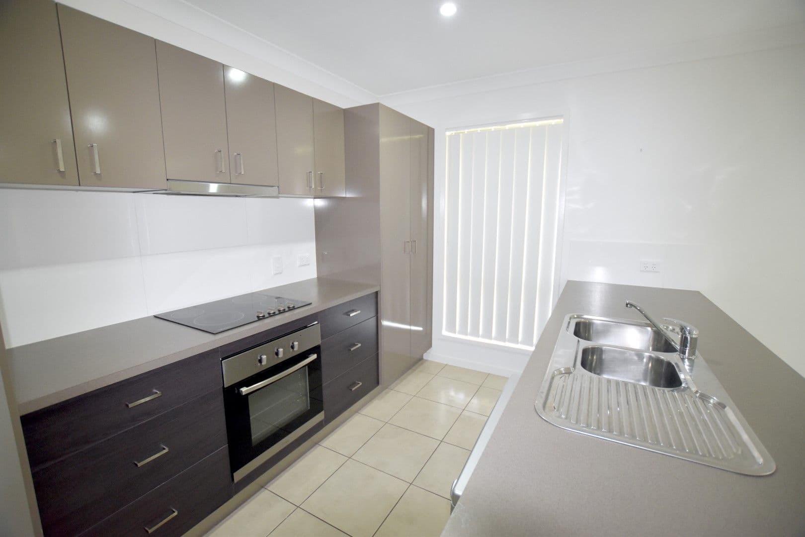 5 Grasstree Crescent, Kirkwood QLD 4680, Kirkwood - Thumbnail 2
