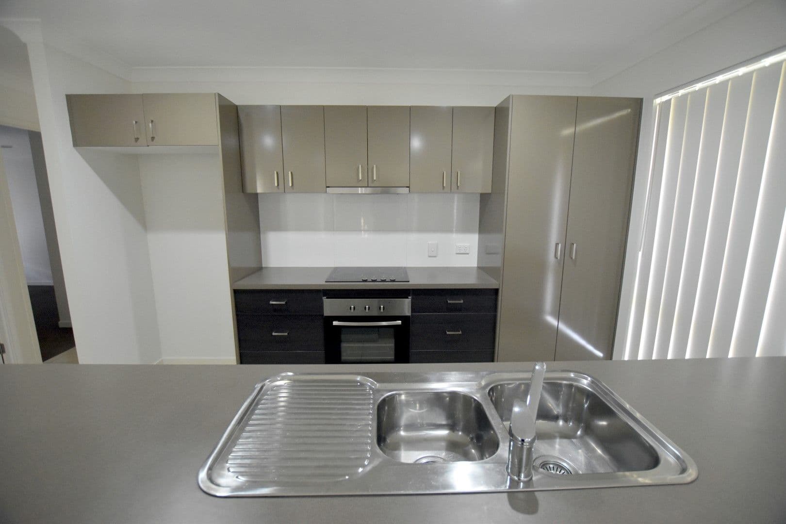 5 Grasstree Crescent, Kirkwood QLD 4680, Kirkwood - Thumbnail 3