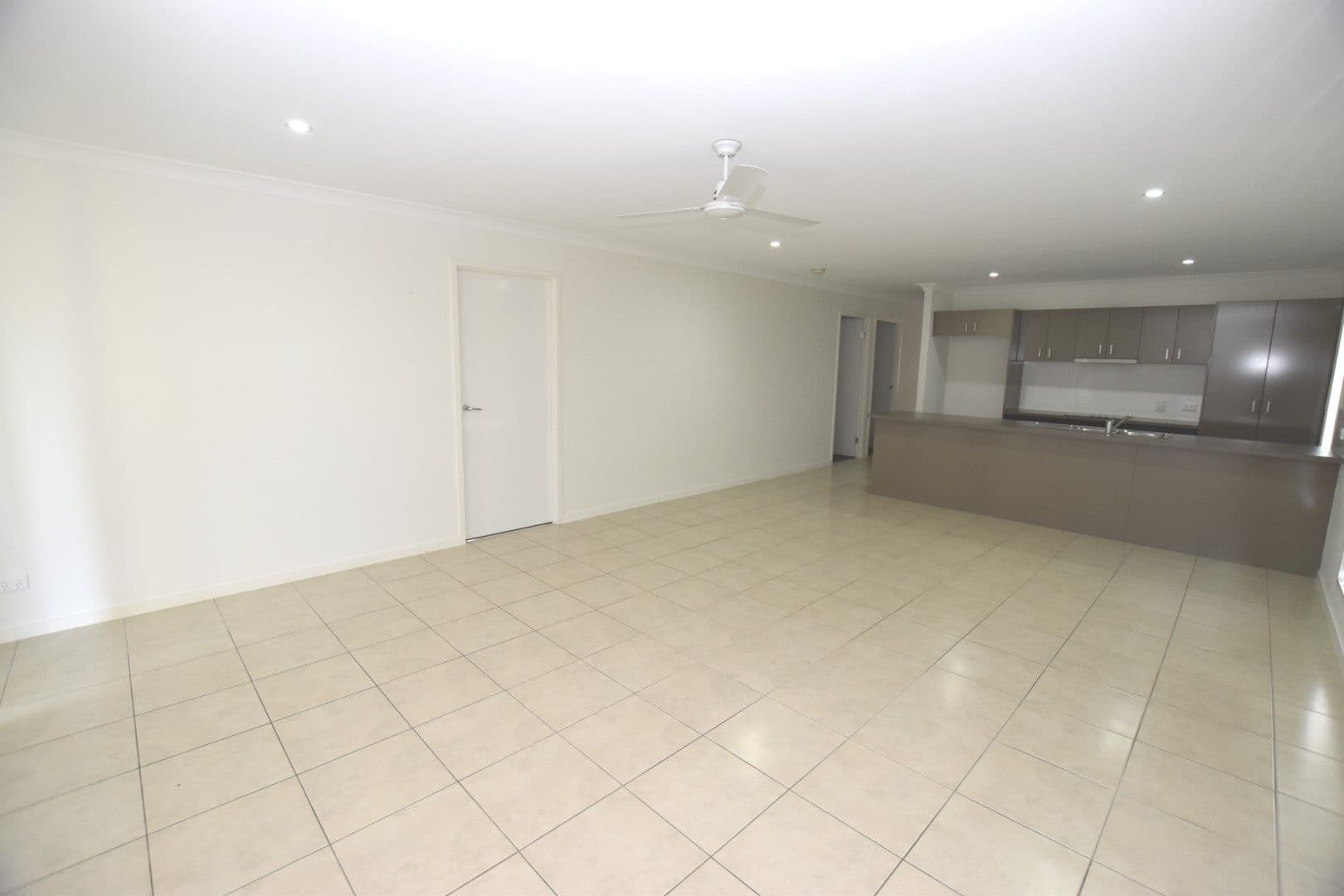5 Grasstree Crescent, Kirkwood QLD 4680, Kirkwood - Thumbnail 4