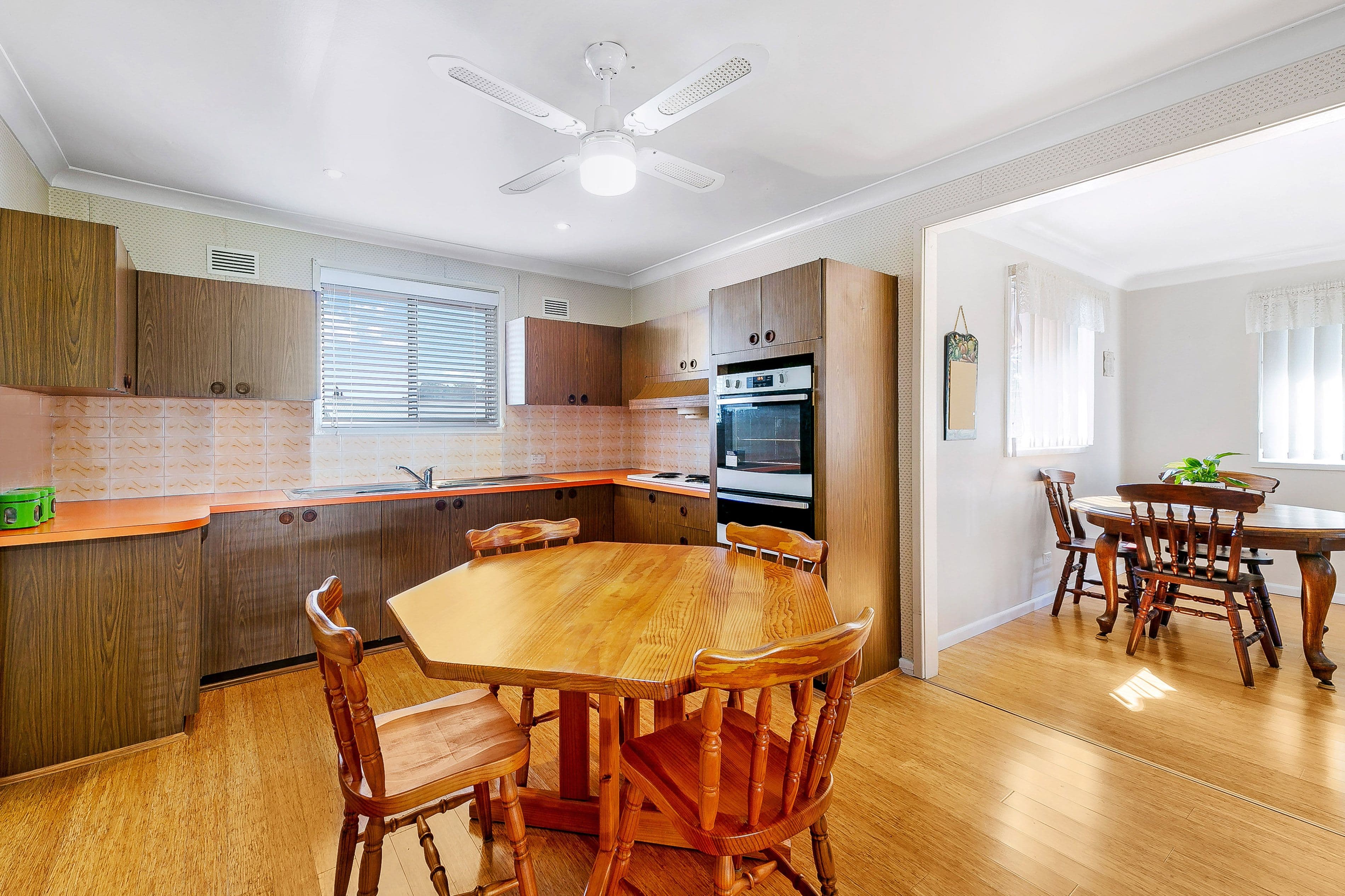 31 Donington Avenue, Georges Hall NSW 2198, Georges Hall - Thumbnail 4