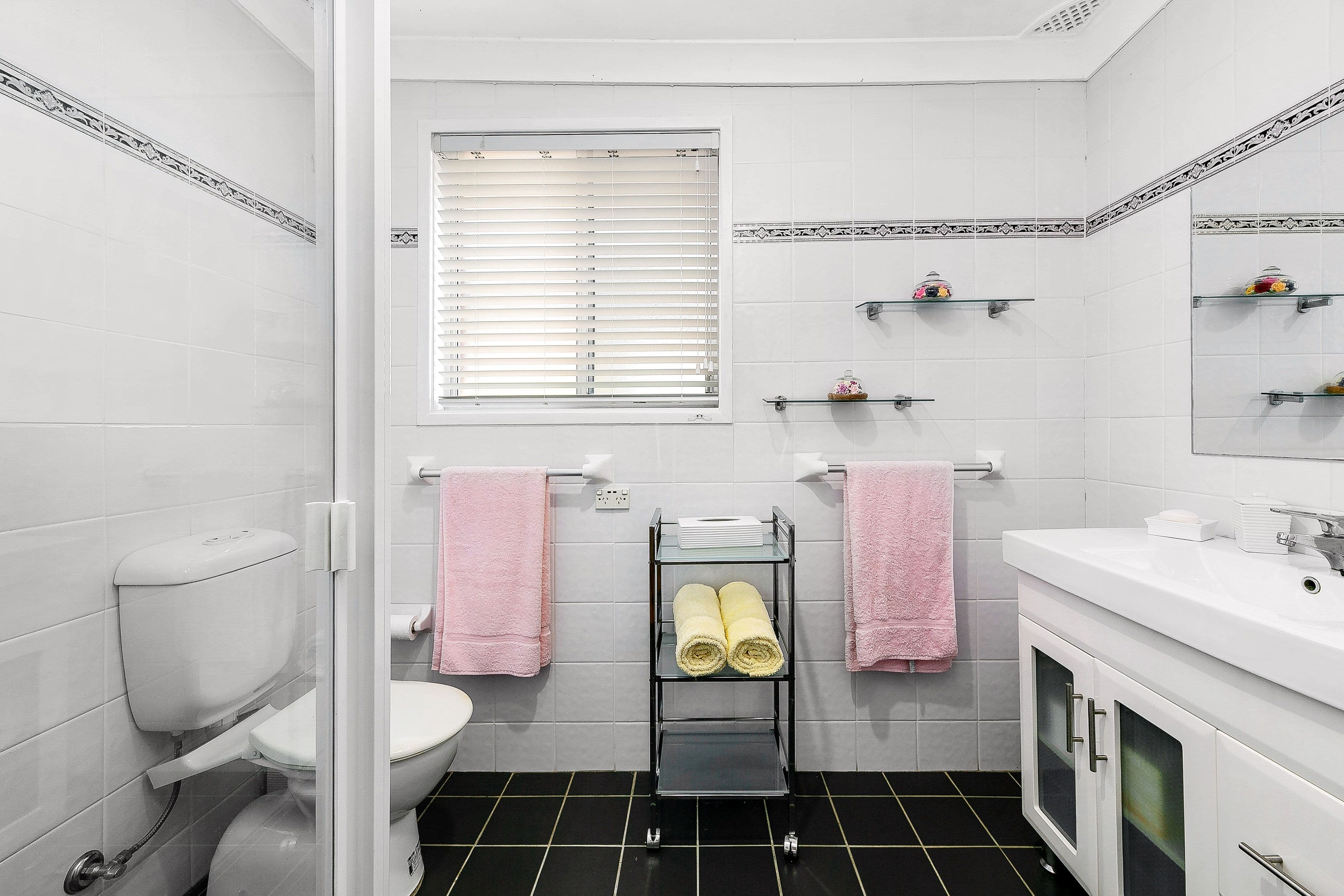 31 Donington Avenue, Georges Hall NSW 2198, Georges Hall - Thumbnail 7