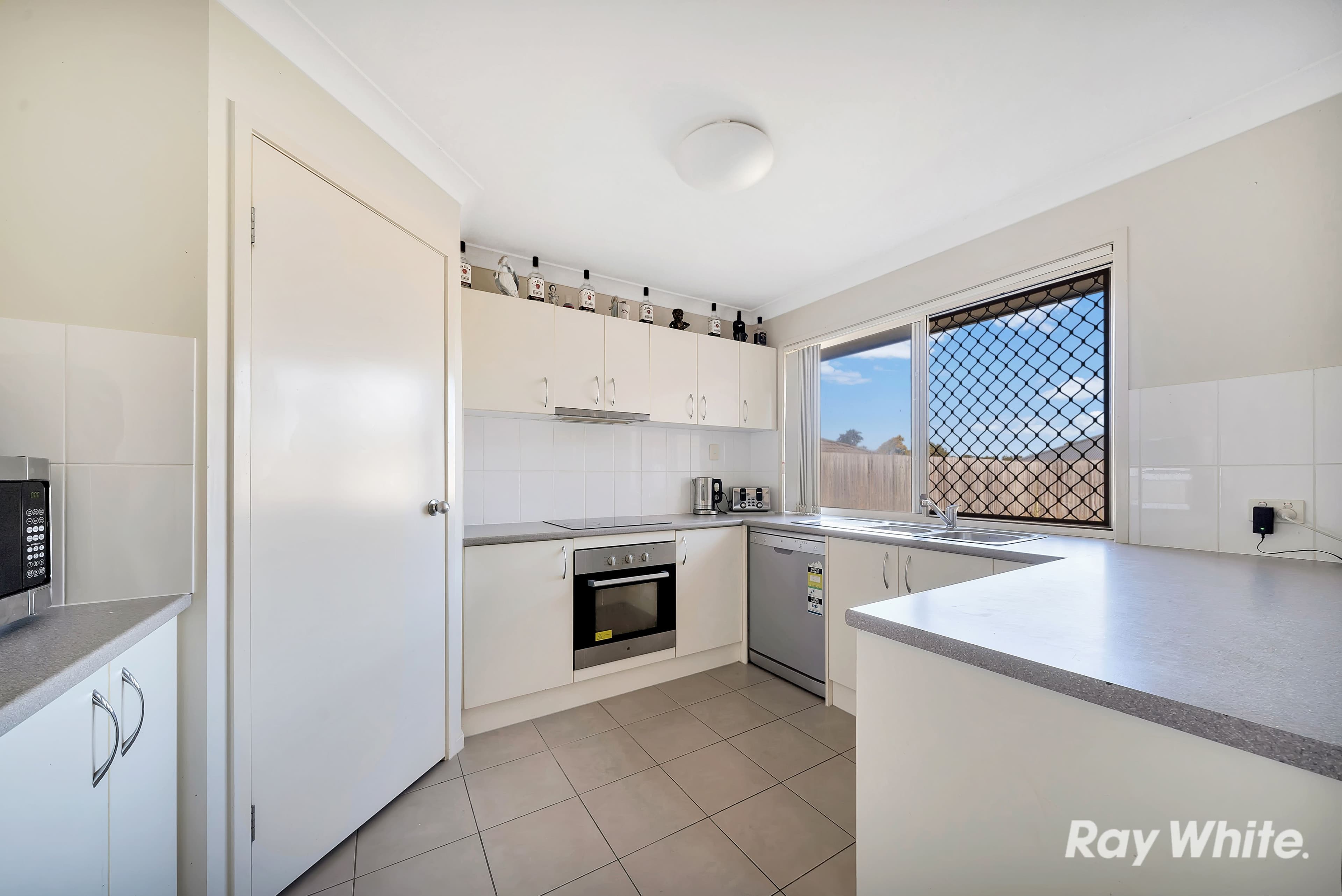 7 Davison Court, Marsden QLD 4132, Marsden - Thumbnail 2